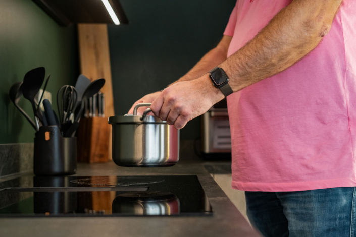 Warme witte keuken | MVI Keukenstudio